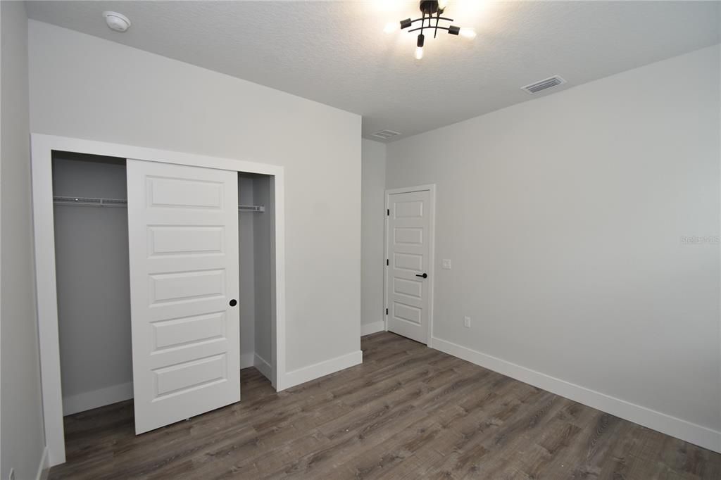 Active With Contract: $559,000 (6 beds, 0 baths, 2735 Square Feet)