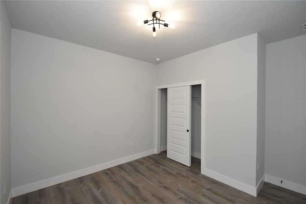 Active With Contract: $559,000 (6 beds, 0 baths, 2735 Square Feet)