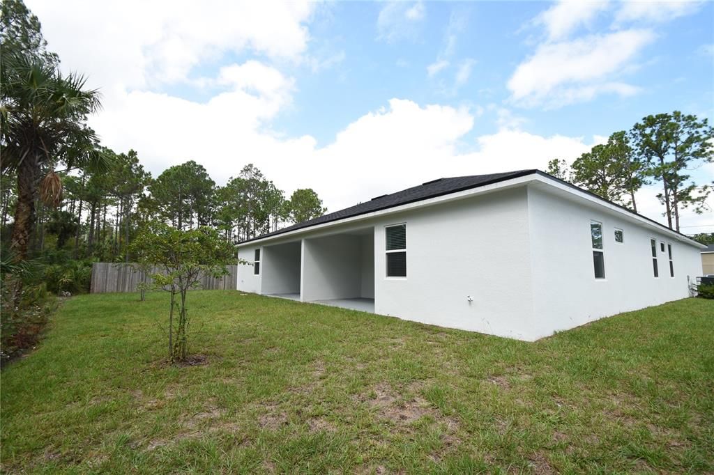 Active With Contract: $559,000 (6 beds, 0 baths, 2735 Square Feet)