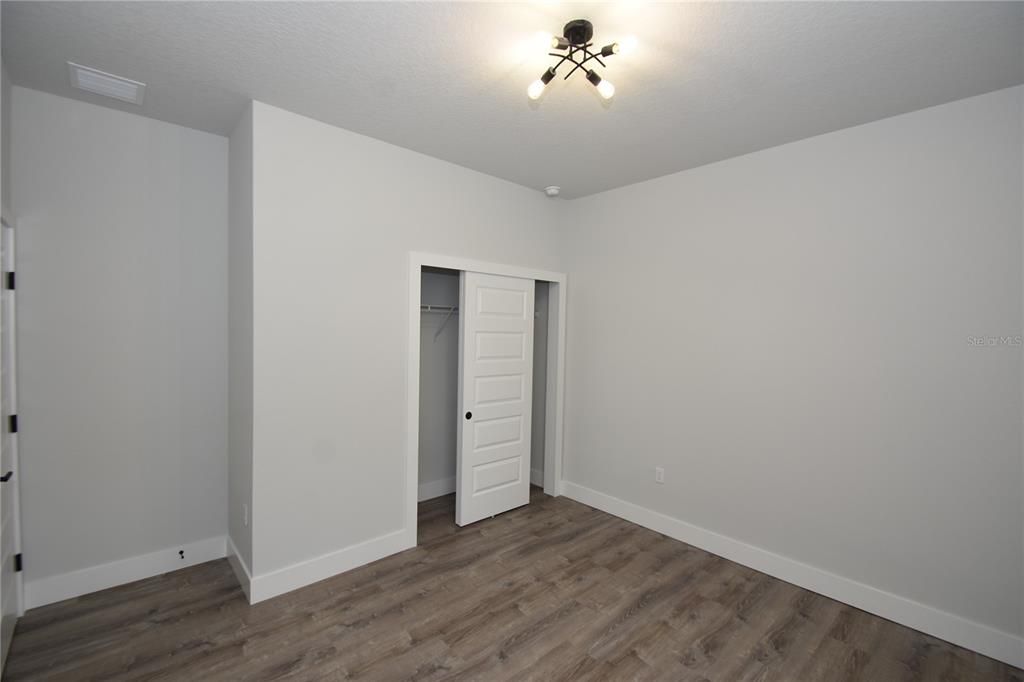 Active With Contract: $559,000 (6 beds, 0 baths, 2735 Square Feet)