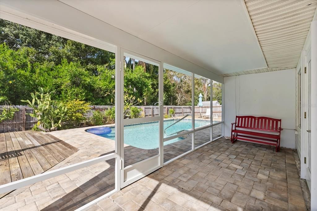 Active With Contract: $549,000 (2 beds, 2 baths, 1530 Square Feet)