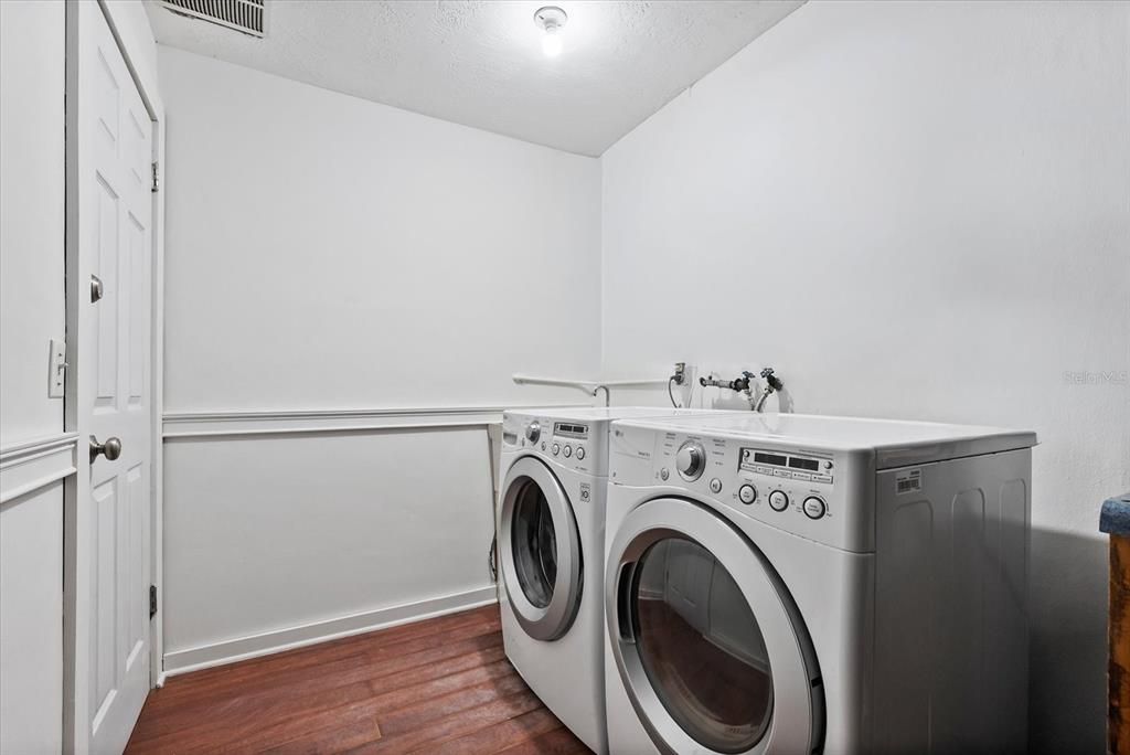 Active With Contract: $549,000 (2 beds, 2 baths, 1530 Square Feet)