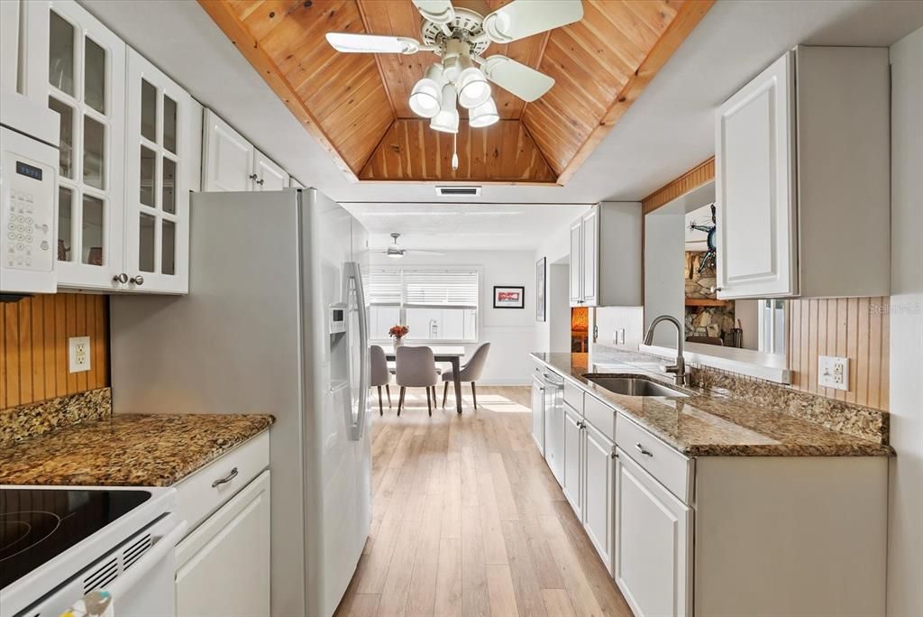 Active With Contract: $549,000 (2 beds, 2 baths, 1530 Square Feet)