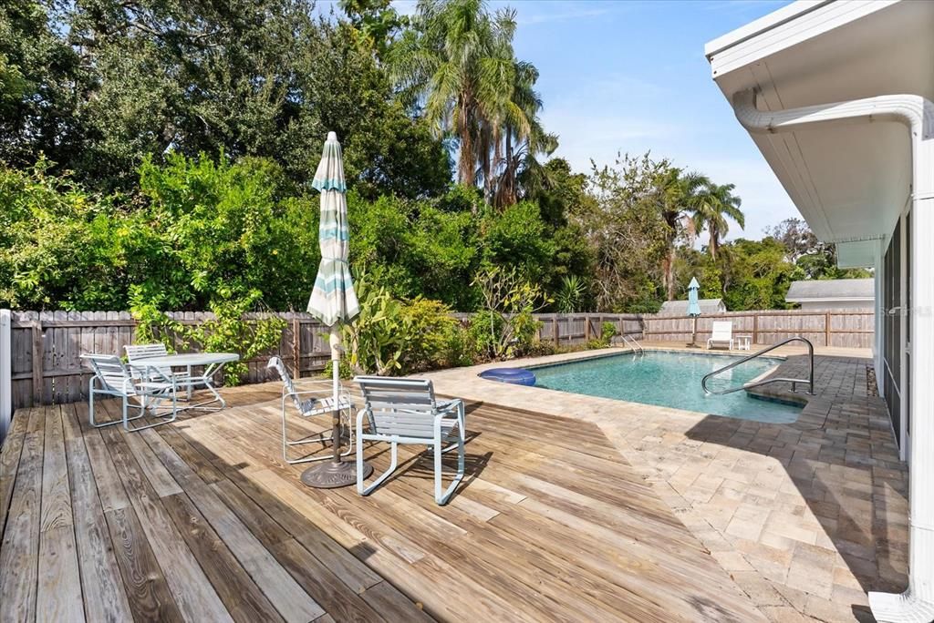 Active With Contract: $549,000 (2 beds, 2 baths, 1530 Square Feet)