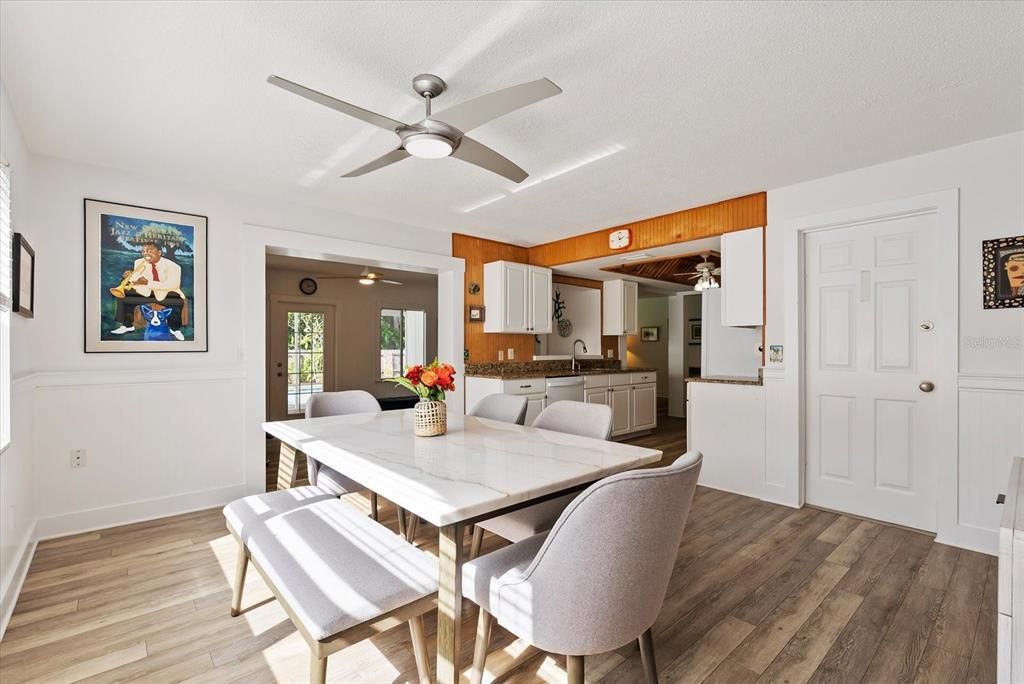 Active With Contract: $549,000 (2 beds, 2 baths, 1530 Square Feet)