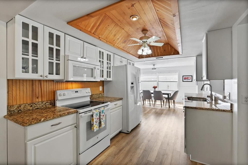 Active With Contract: $549,000 (2 beds, 2 baths, 1530 Square Feet)