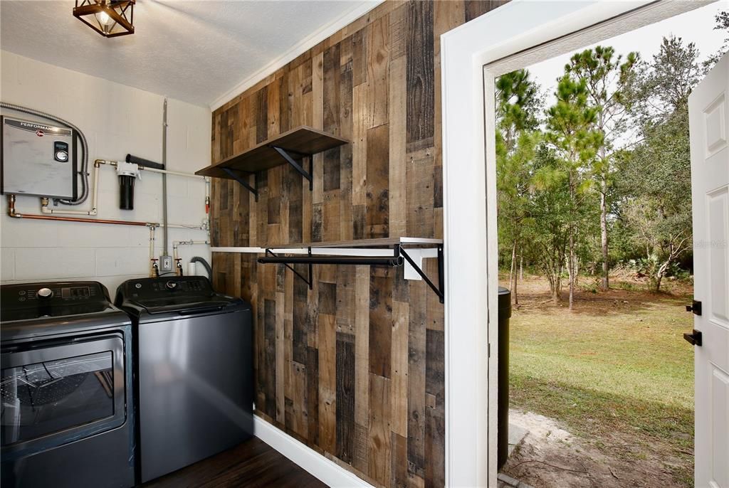 En Venta: $680,000 (4 camas, 2 baños, 1728 Pies cuadrados)