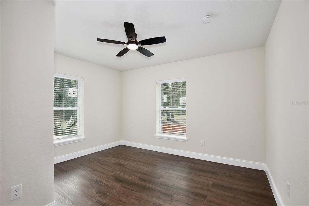 En Venta: $680,000 (4 camas, 2 baños, 1728 Pies cuadrados)