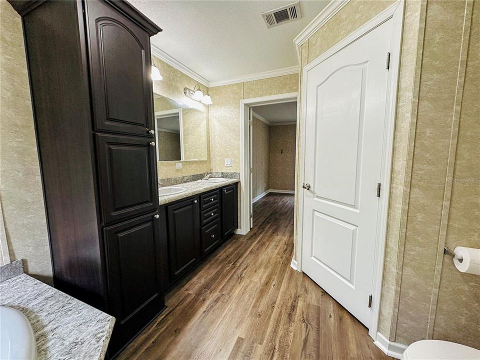 Active With Contract: $209,900 (3 beds, 2 baths, 1276 Square Feet)