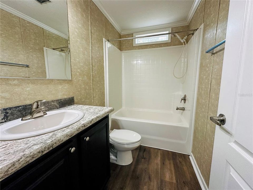 Active With Contract: $209,900 (3 beds, 2 baths, 1276 Square Feet)