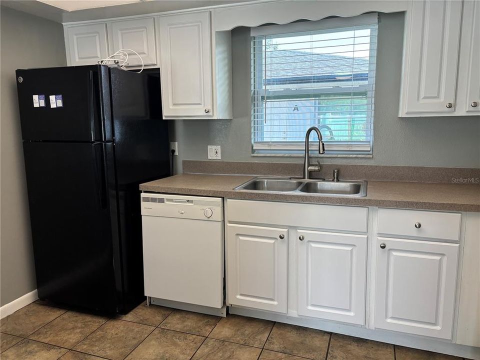 For Rent: $1,850 (2 beds, 2 baths, 1377 Square Feet)