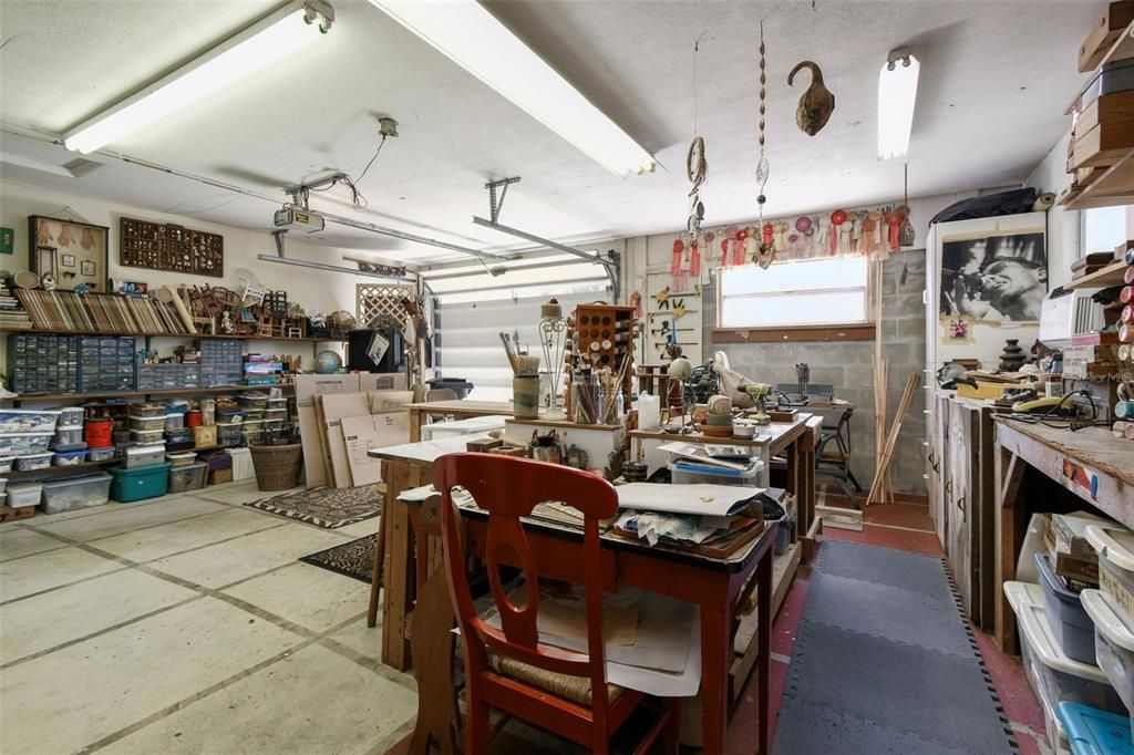 合同活跃: $325,000 (2 贝兹, 2 浴室, 1376 平方英尺)