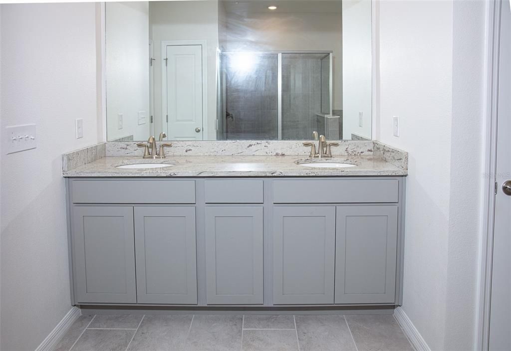 出租: $2,900 (4 贝兹, 2 浴室, 2051 平方英尺)