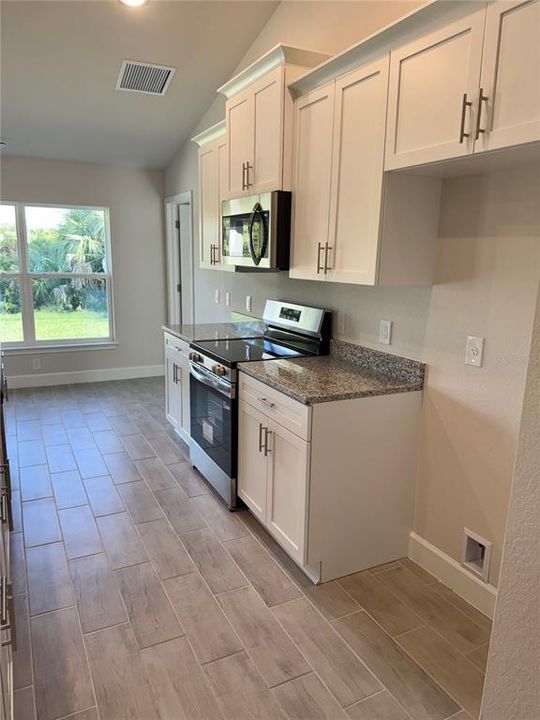 待售: $364,100 (4 贝兹, 3 浴室, 2117 平方英尺)