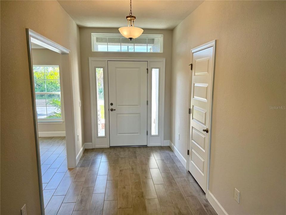 待售: $364,100 (4 贝兹, 3 浴室, 2117 平方英尺)