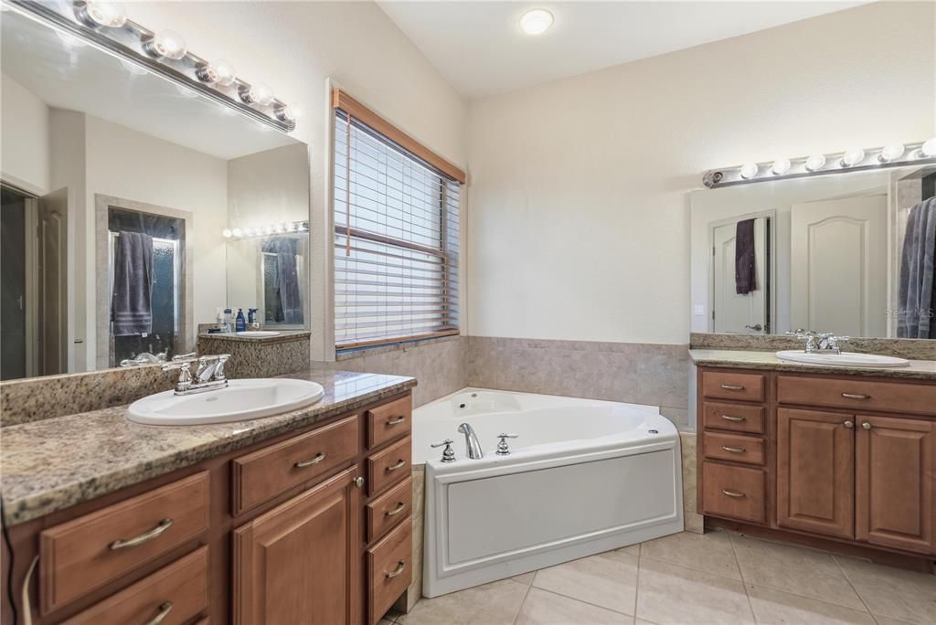 For Sale: $430,000 (3 beds, 2 baths, 1862 Square Feet)