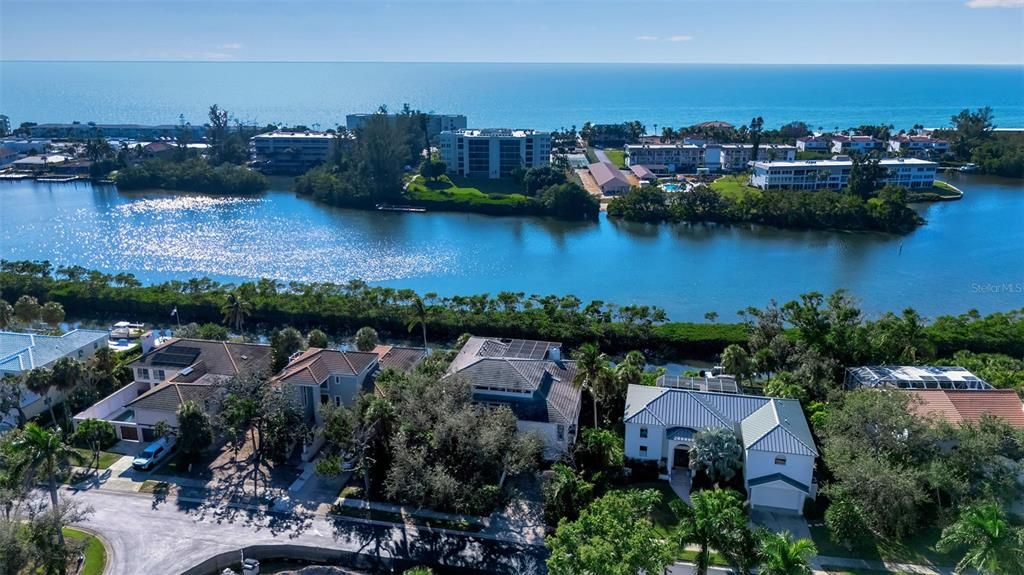 For Sale: $1,975,000 (3 beds, 3 baths, 3327 Square Feet)