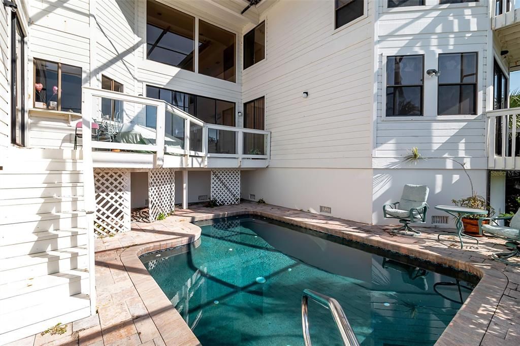 For Sale: $1,975,000 (3 beds, 3 baths, 3327 Square Feet)