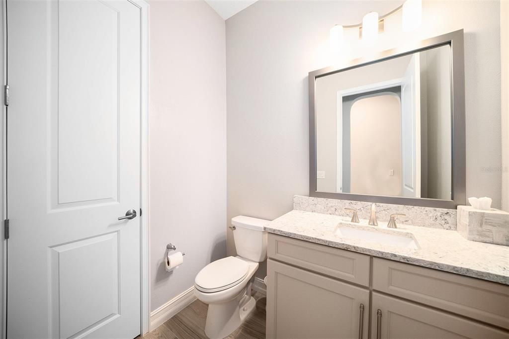 Activo con contrato: $899,900 (5 camas, 3 baños, 3501 Pies cuadrados)