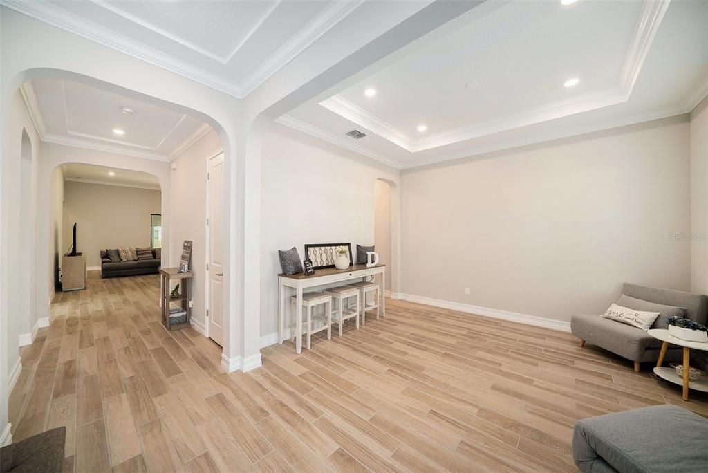 Activo con contrato: $899,900 (5 camas, 3 baños, 3501 Pies cuadrados)