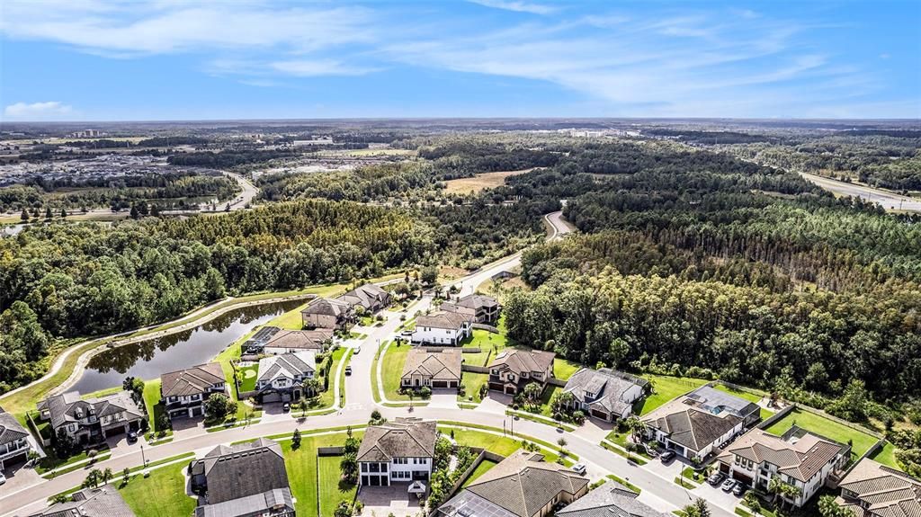 Activo con contrato: $899,900 (5 camas, 3 baños, 3501 Pies cuadrados)