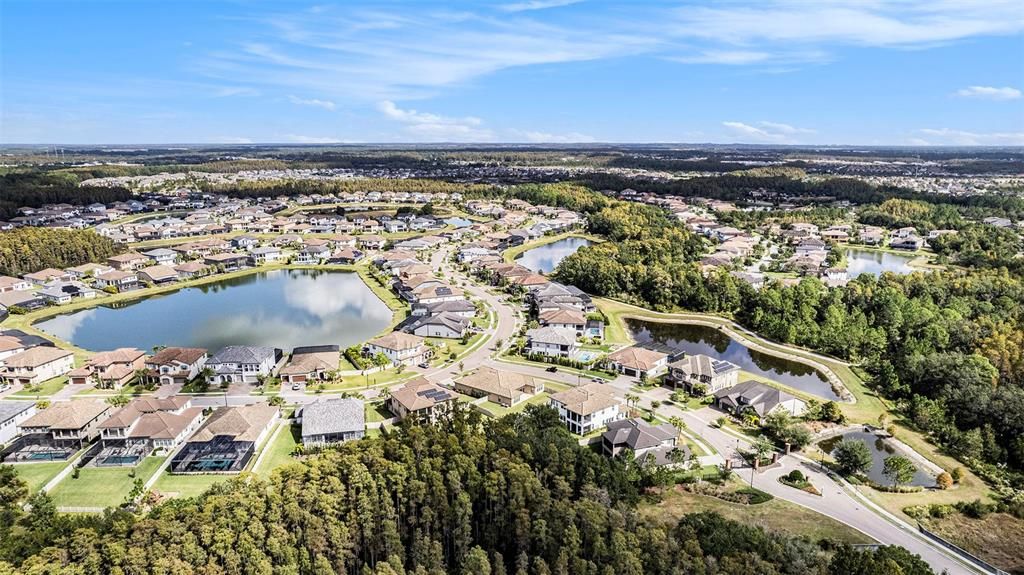 Activo con contrato: $899,900 (5 camas, 3 baños, 3501 Pies cuadrados)