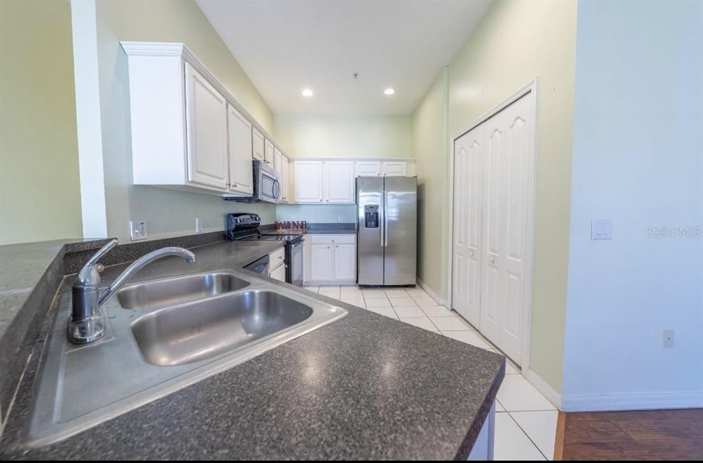 For Sale: $235,000 (2 beds, 2 baths, 1200 Square Feet)