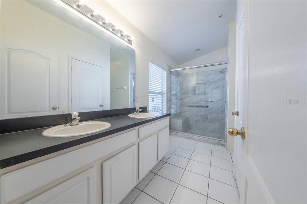 For Sale: $235,000 (2 beds, 2 baths, 1200 Square Feet)