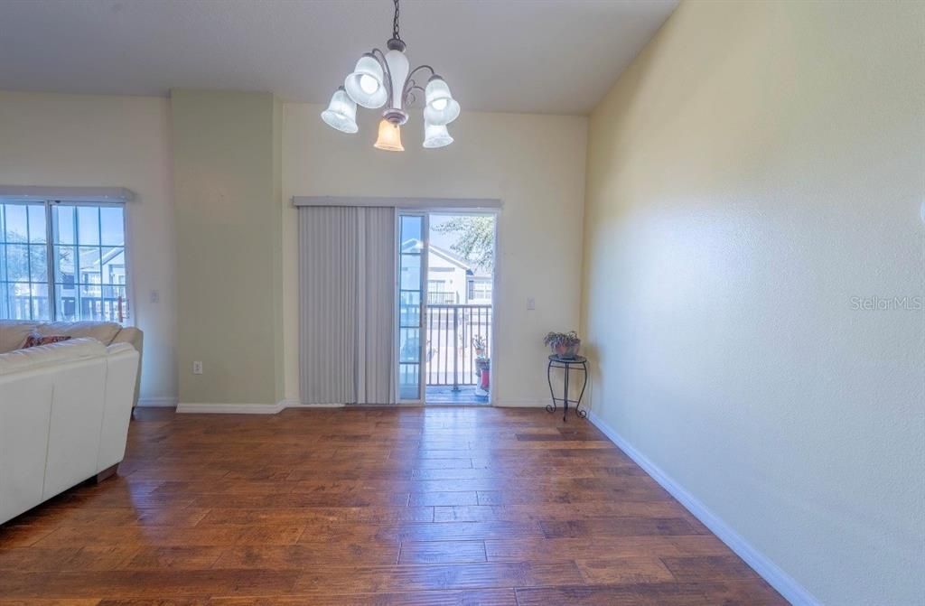 For Sale: $235,000 (2 beds, 2 baths, 1200 Square Feet)