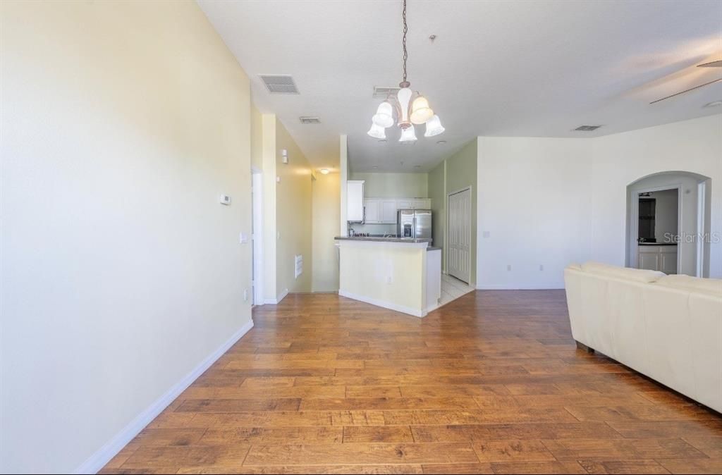 For Sale: $235,000 (2 beds, 2 baths, 1200 Square Feet)