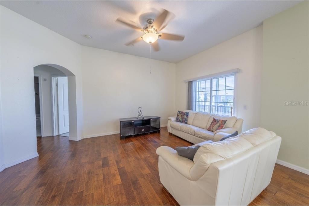 For Sale: $235,000 (2 beds, 2 baths, 1200 Square Feet)