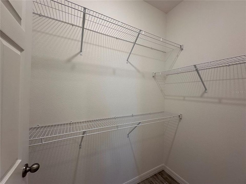 合同活跃: $2,700 (4 贝兹, 3 浴室, 1920 平方英尺)