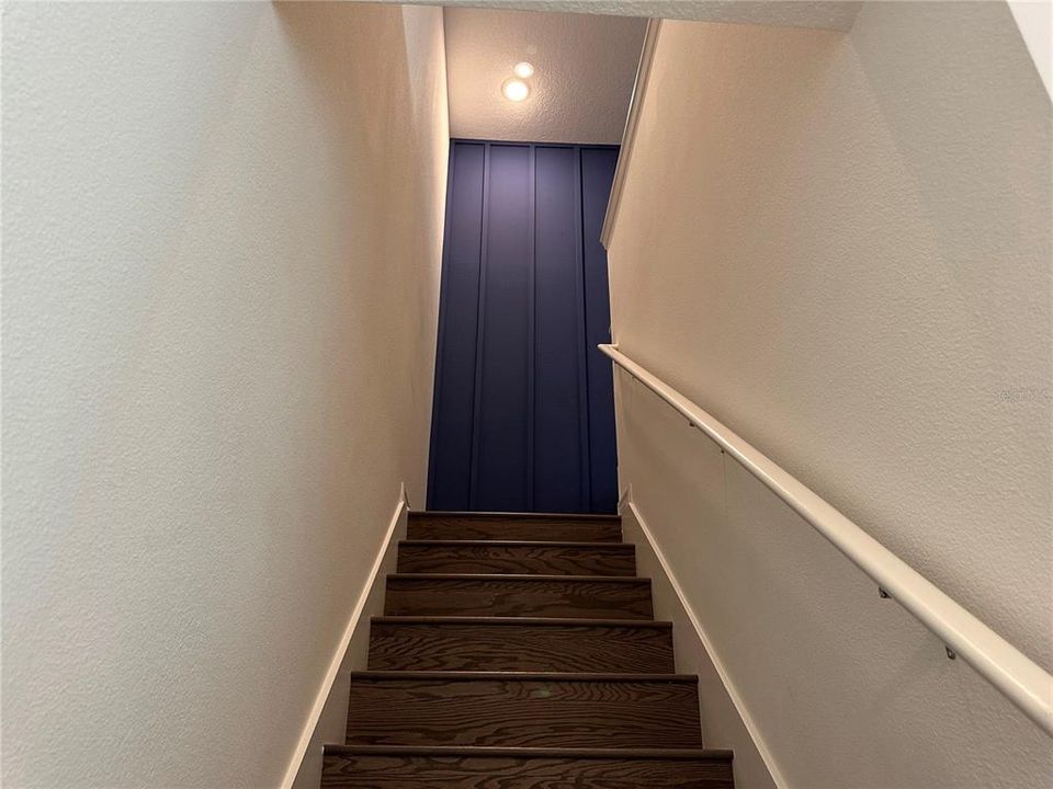 合同活跃: $2,700 (4 贝兹, 3 浴室, 1920 平方英尺)