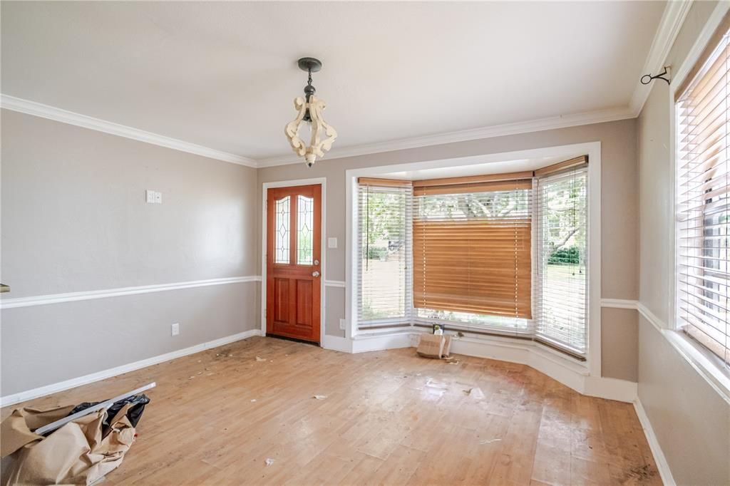 Activo con contrato: $550,000 (3 camas, 2 baños, 1756 Pies cuadrados)