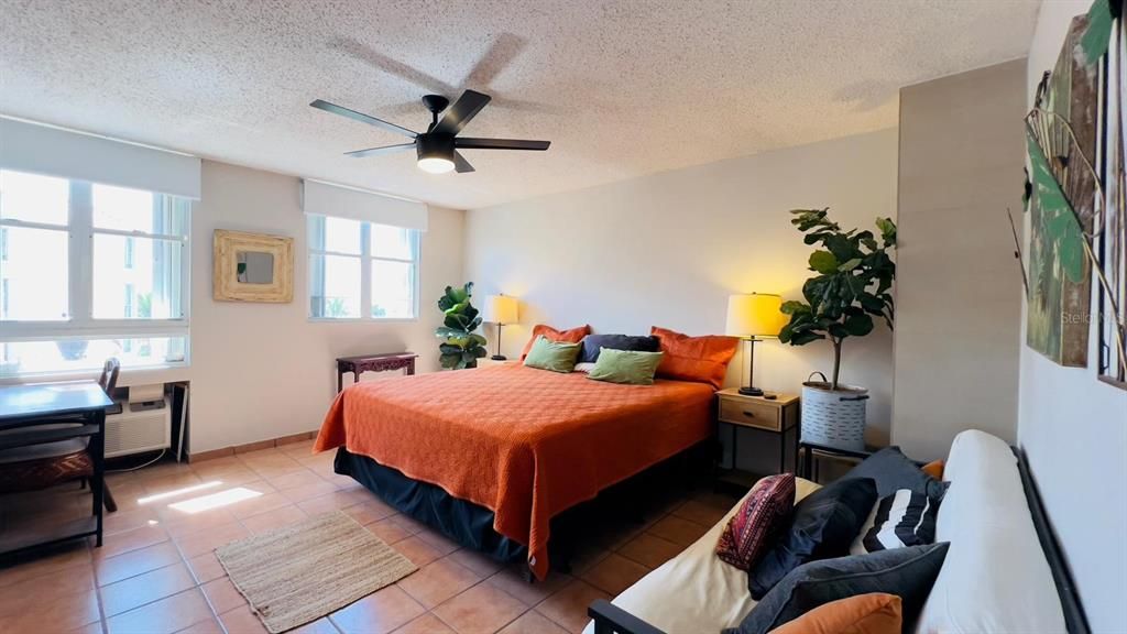 На продажу: $550,000 (4 спален, 3 ванн, 2352 Квадратных фут)