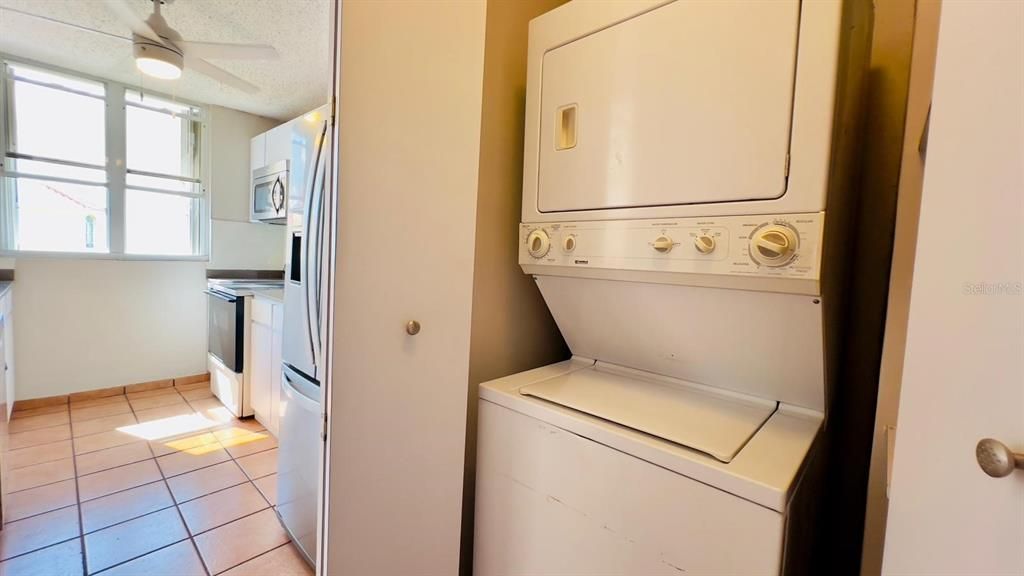 На продажу: $550,000 (4 спален, 3 ванн, 2352 Квадратных фут)