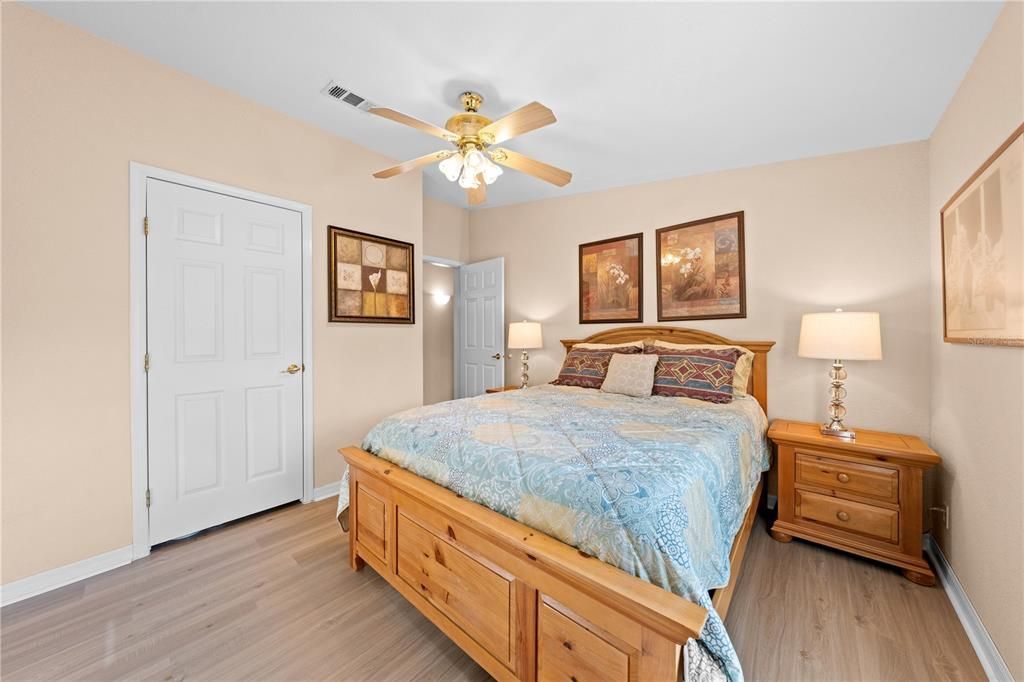 合同活跃: $679,900 (3 贝兹, 3 浴室, 1986 平方英尺)