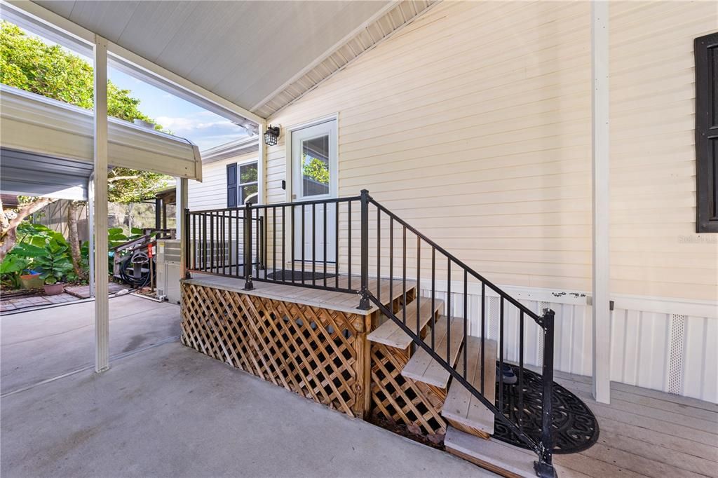 合同活跃: $679,900 (3 贝兹, 3 浴室, 1986 平方英尺)