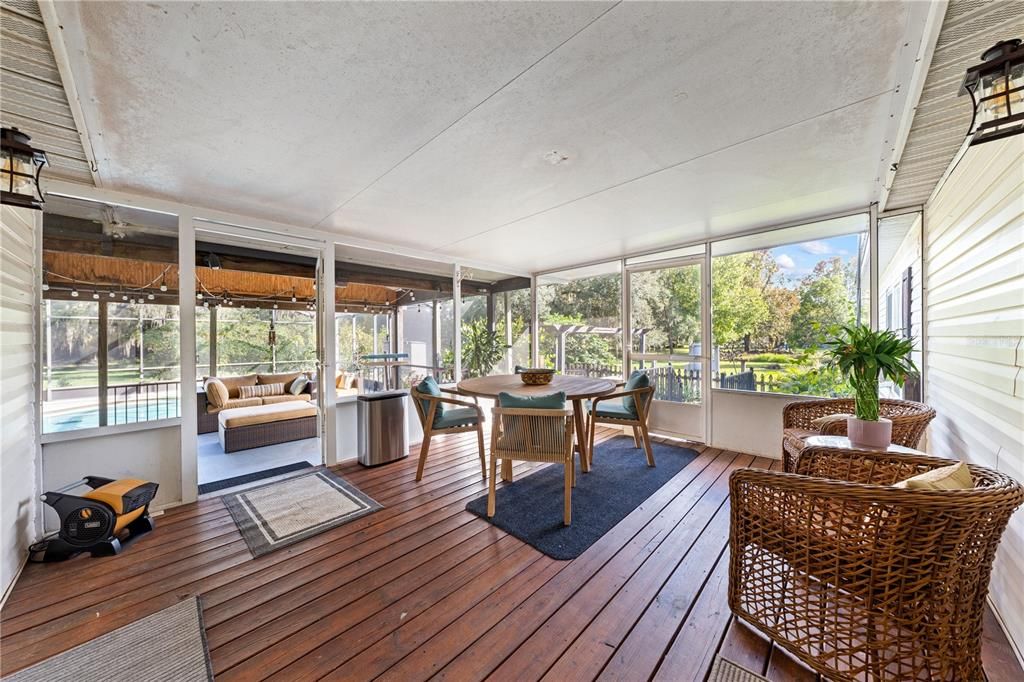 合同活跃: $679,900 (3 贝兹, 3 浴室, 1986 平方英尺)