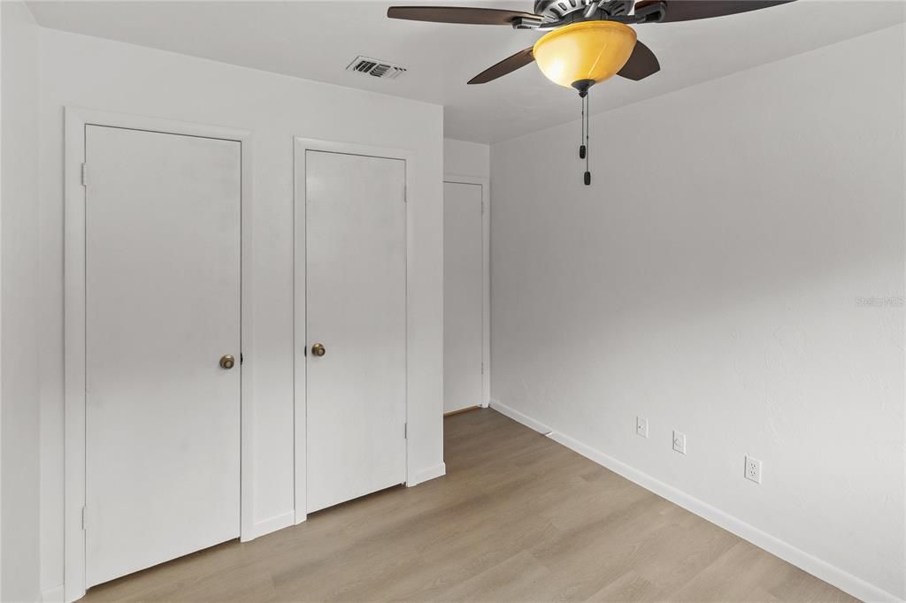 For Rent: $995 (2 beds, 1 baths, 884 Square Feet)