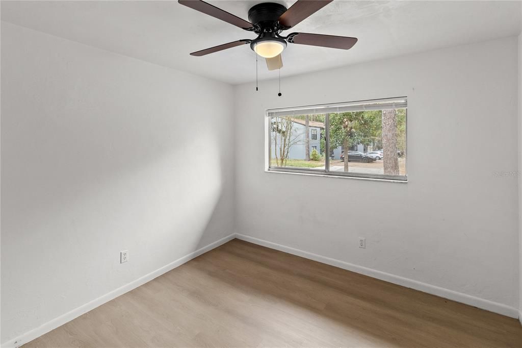 For Rent: $995 (2 beds, 1 baths, 884 Square Feet)