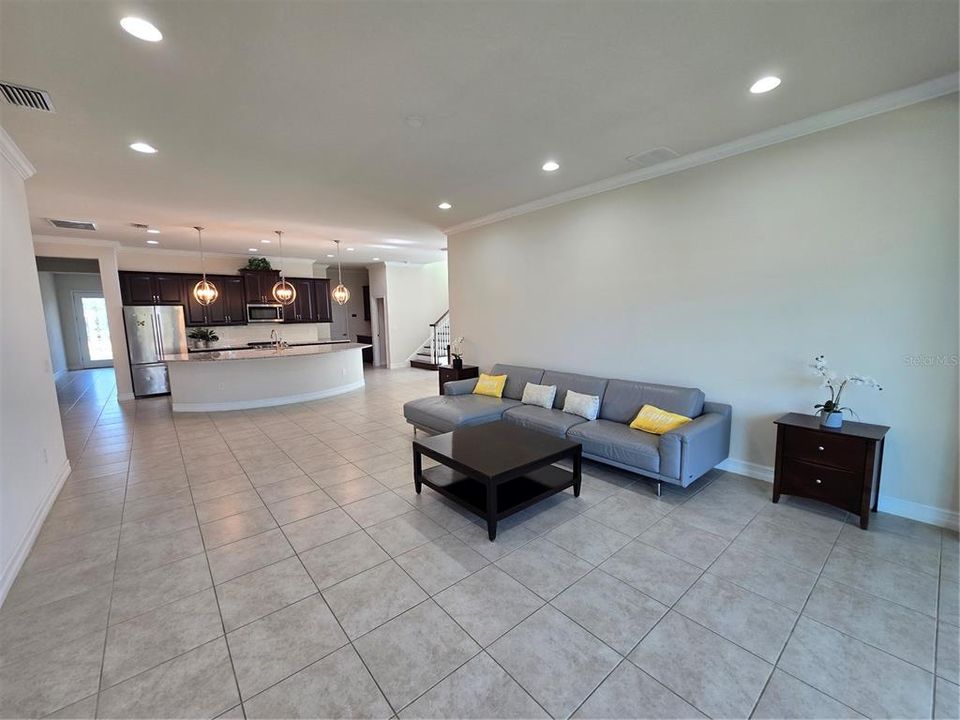 For Rent: $4,800 (4 beds, 4 baths, 3633 Square Feet)