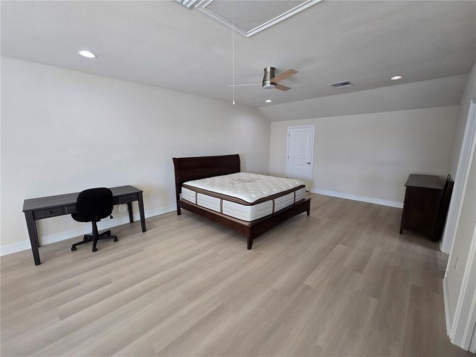 For Rent: $4,800 (4 beds, 4 baths, 3633 Square Feet)