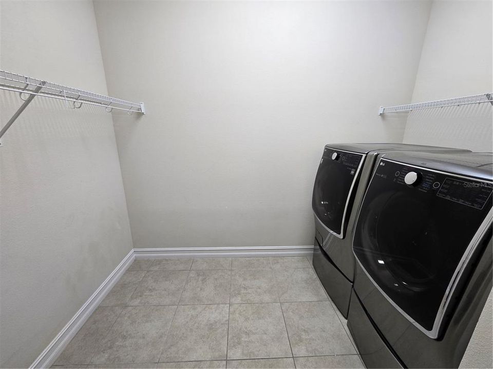 For Rent: $4,800 (4 beds, 4 baths, 3633 Square Feet)