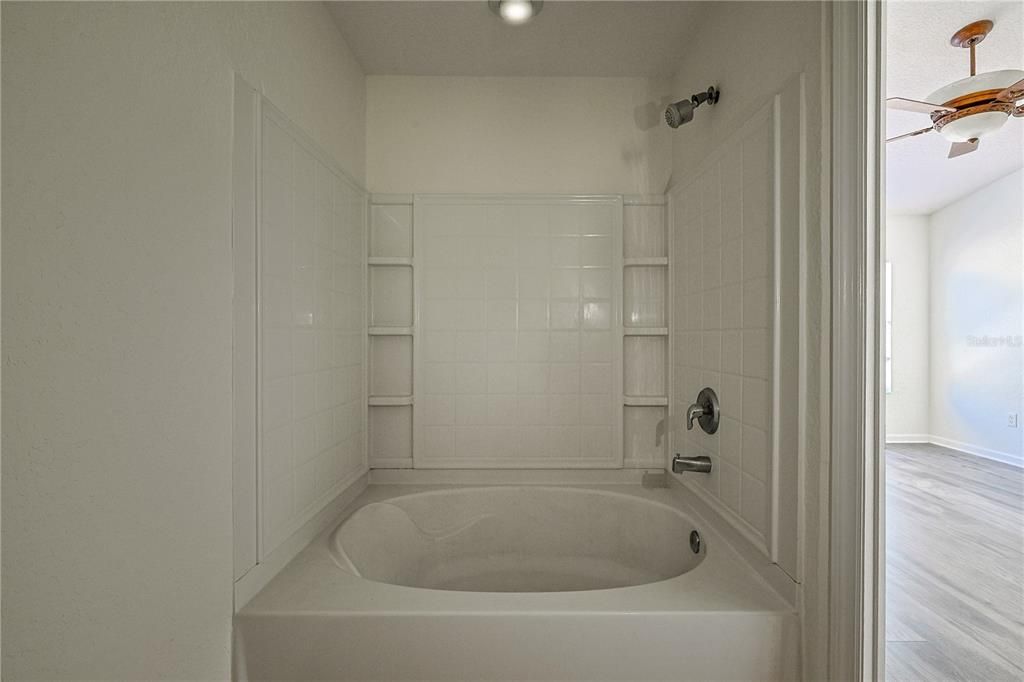 En Venta: $225,000 (3 camas, 2 baños, 1584 Pies cuadrados)