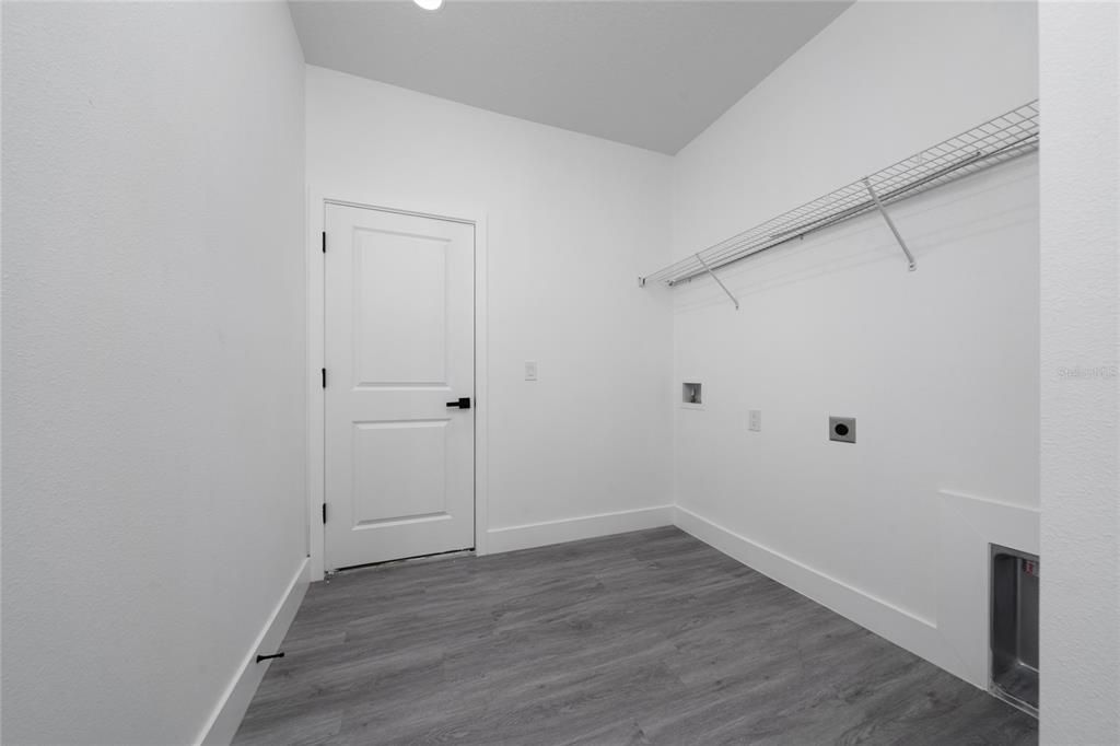 出租: $2,500 (4 贝兹, 2 浴室, 1856 平方英尺)