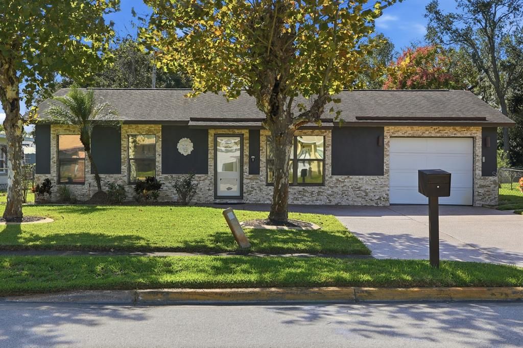 For Sale: $269,000 (3 beds, 2 baths, 1563 Square Feet)