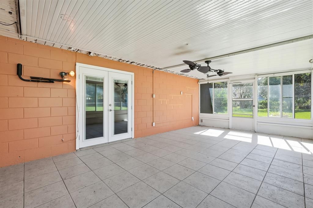 For Sale: $269,000 (3 beds, 2 baths, 1563 Square Feet)