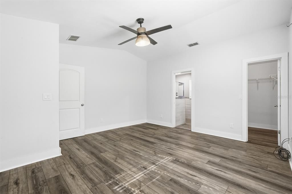 For Sale: $269,000 (3 beds, 2 baths, 1563 Square Feet)