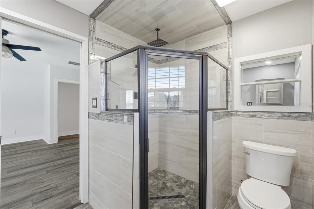 For Sale: $269,000 (3 beds, 2 baths, 1563 Square Feet)